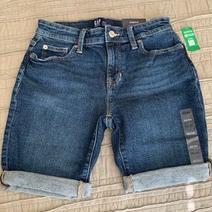 NWT Gap Denim Bermuda Shorts 9" Mid Rise
